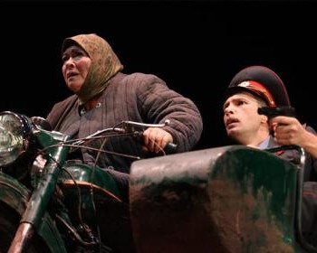 Вся Россия – в одной истории: спектакль "Материнское сердце" о вере, дороге и материнских руках